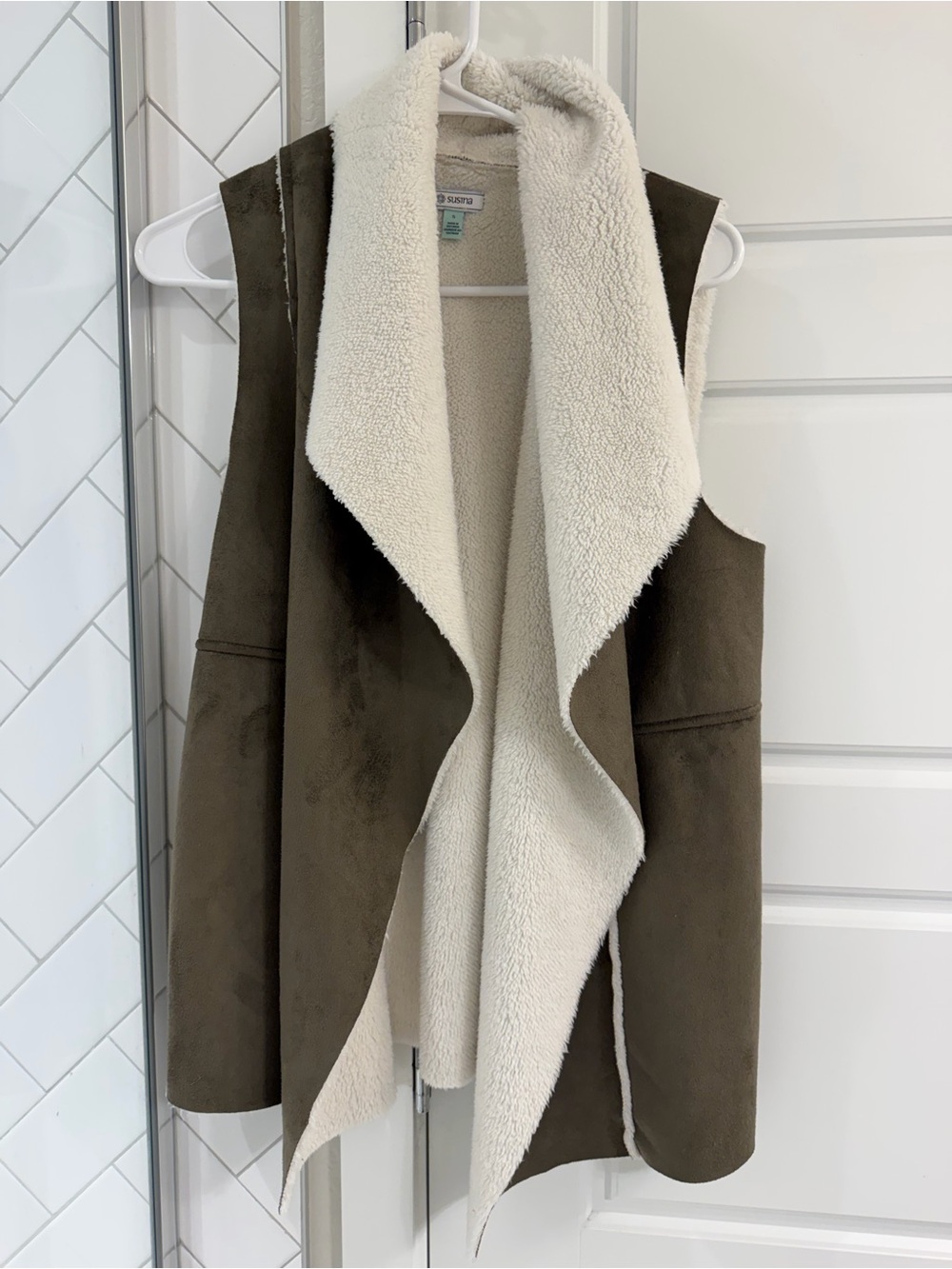 Susina Sherpa-Lined Faux Suede Vest in Olive/Cream Fall Winter Jacket Size Small